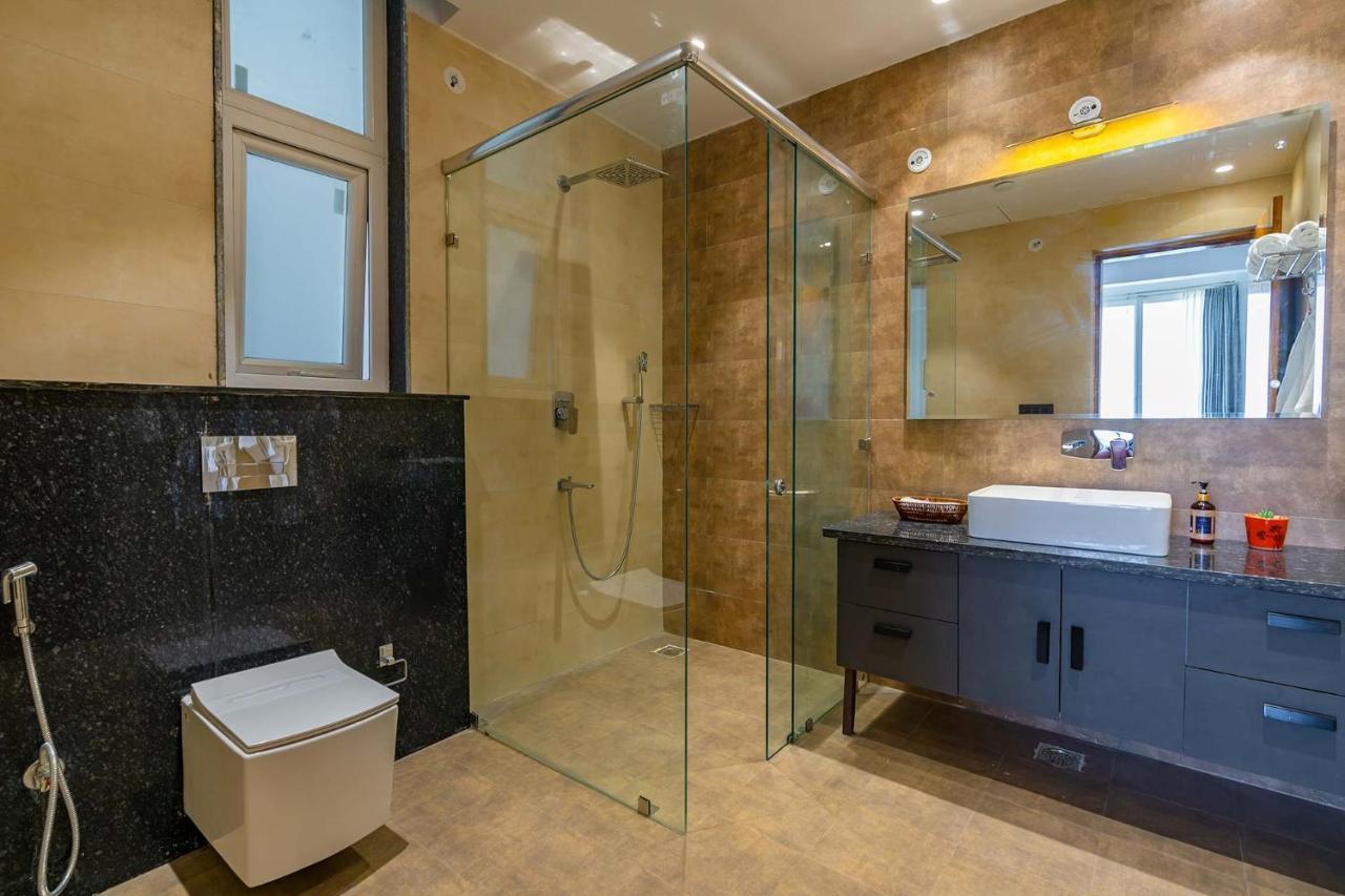 Stayvista At Le Blanc Escape W Outdoor Pool Sohna エクステリア 写真
