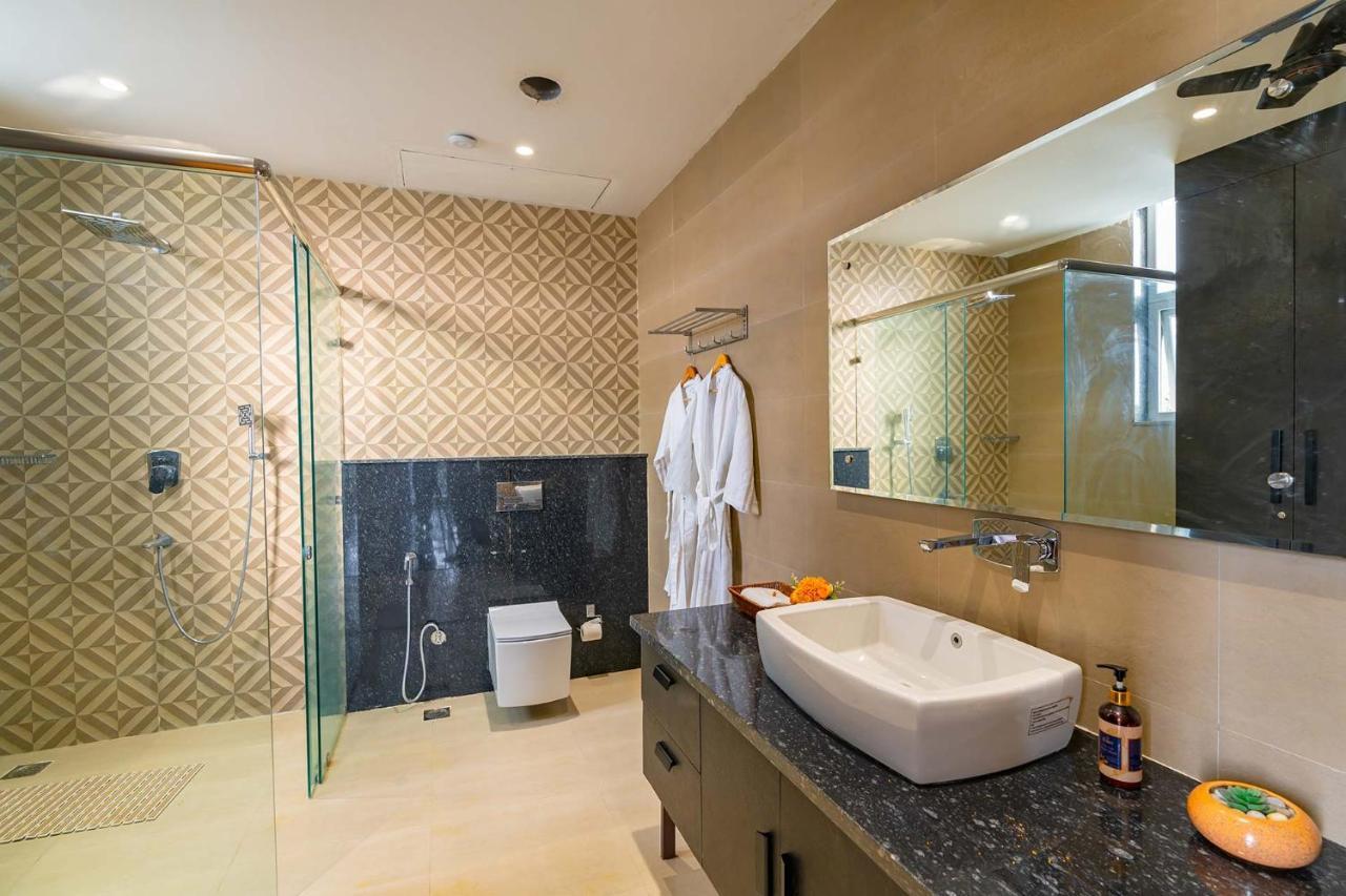 Stayvista At Le Blanc Escape W Outdoor Pool Sohna エクステリア 写真